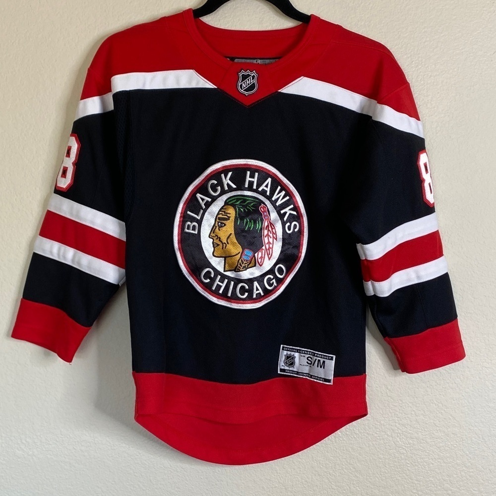Black Hawks Patrick Kane NHL jersey size small/medium EUC 88
